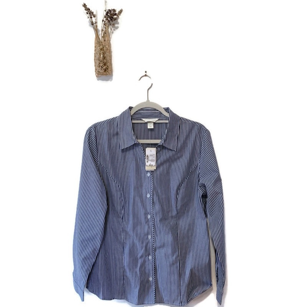 ๐ 2 for $20! ๐ Christopher & Banks Button-Up - Picture 2 of 5